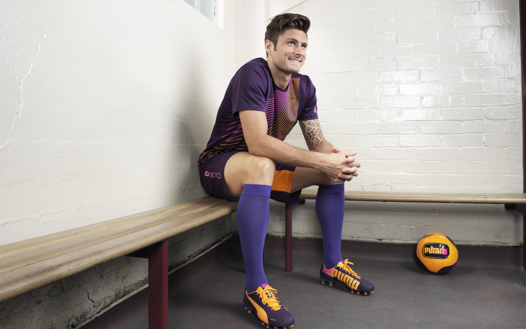 中国足球中场压制效果与控球率关联图，中场球员控球技巧