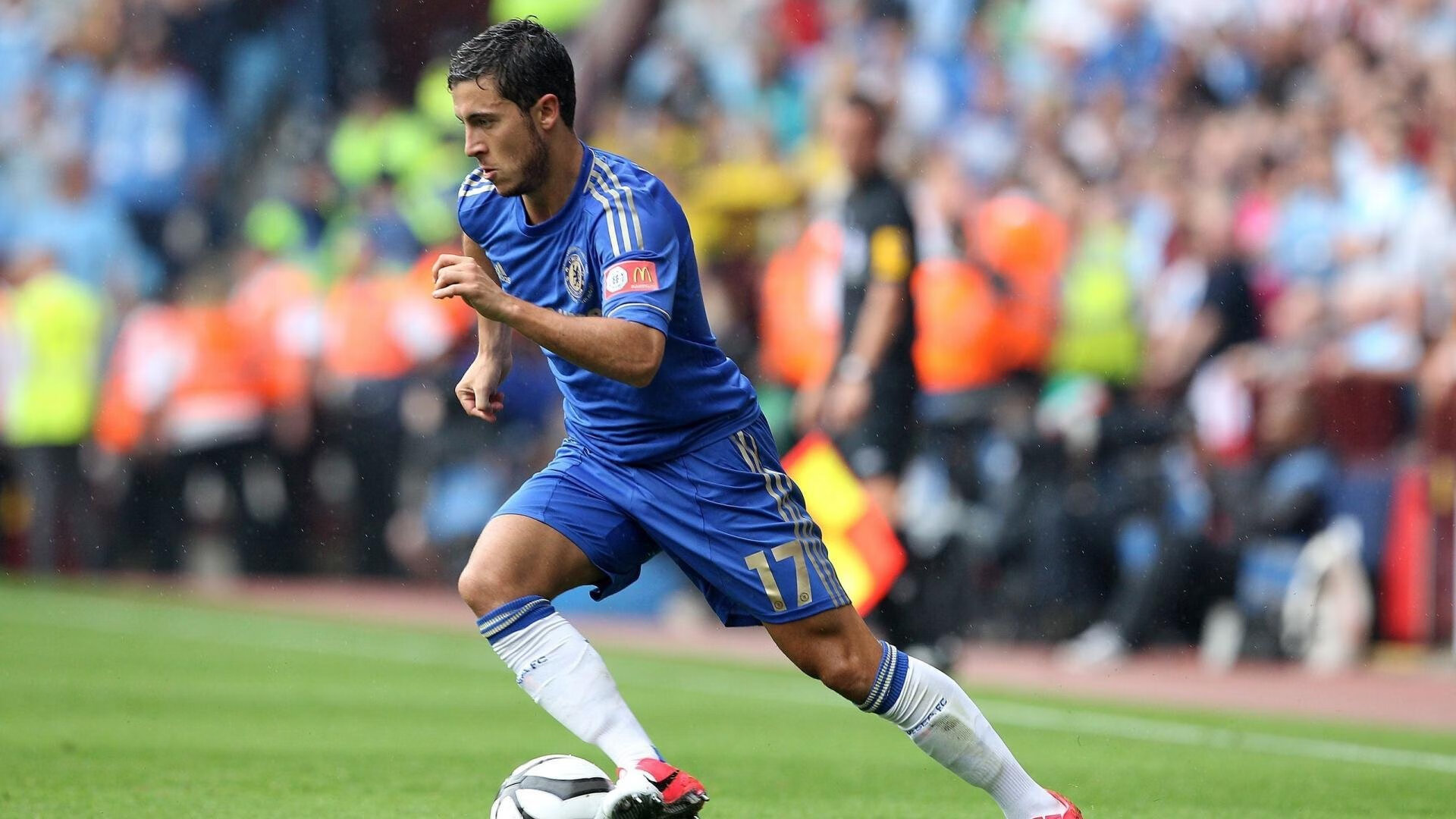 星空体育app-德甲“强强相遇”：拜仁慕尼黑对阵多特蒙德，冠军争夺一触即发